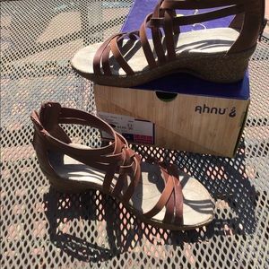 Like New Brown Wedge Sz 6 Anhu, reg $130
